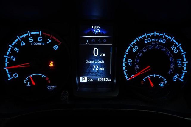 Photo of 2022 White Toyota Tacoma