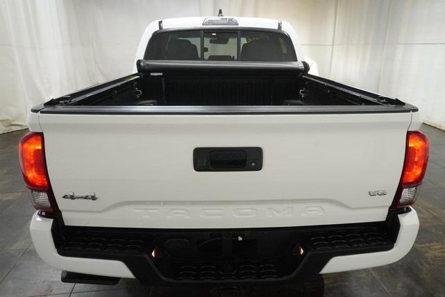 Photo of 2022 White Toyota Tacoma