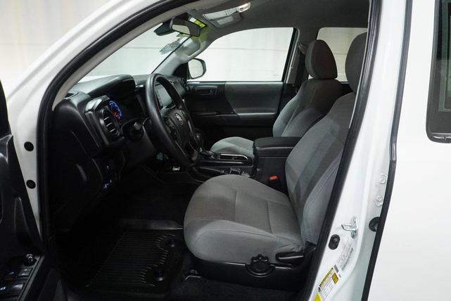 Photo of 2022 White Toyota Tacoma