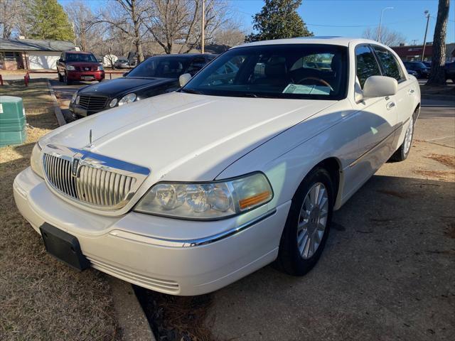 2003 Lincoln Town Car