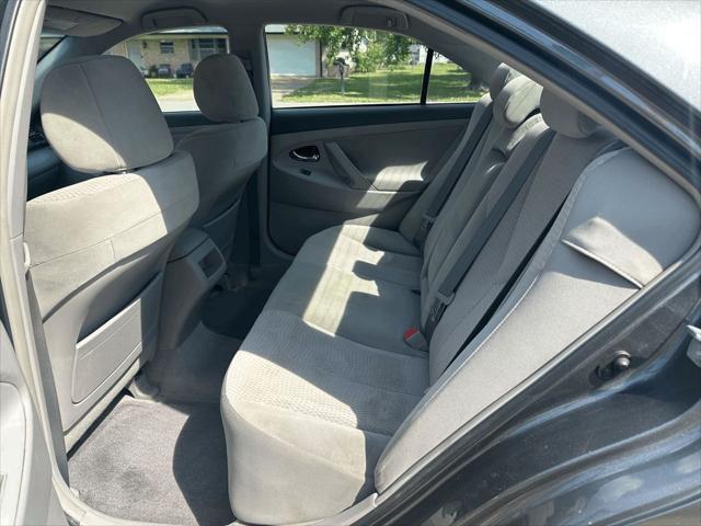 Photo of 2011 Magnetic Gray Metallic Toyota Camry