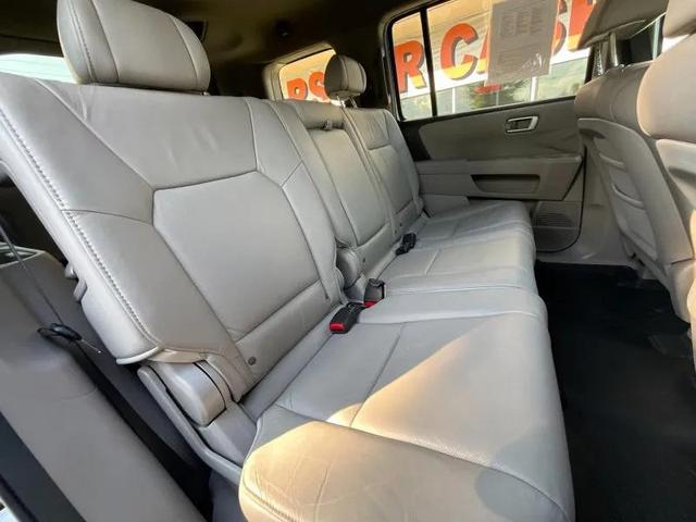 Photo of 2010 Polished Metal Metallic Honda Pilot