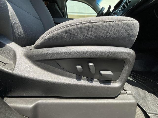 Photo of 2018 Silver Ice Metallic Chevrolet Tahoe