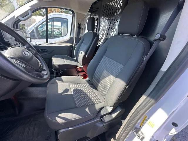 Photo of 2023  Ford Transit-250