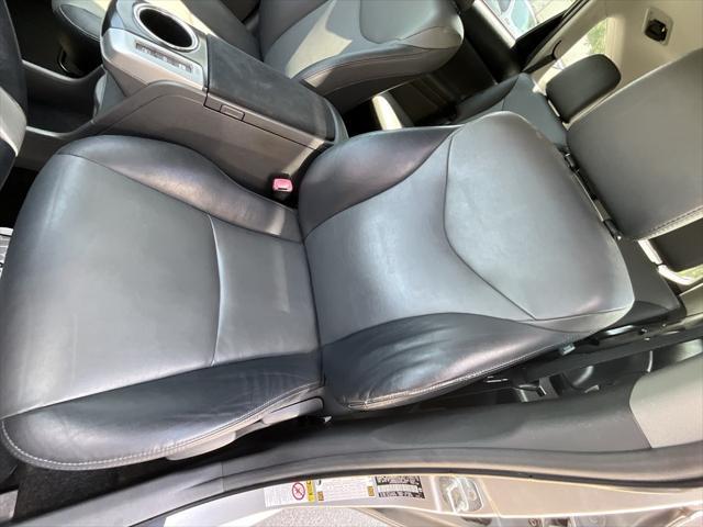 Photo of 2013 Classic Silver Metallic Toyota Prius v