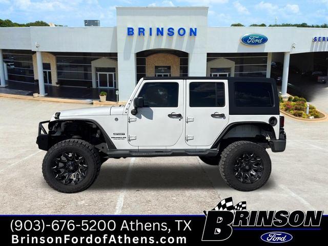 Photo of 2017 Bright White Clearcoat Jeep Wrangler Unlimited