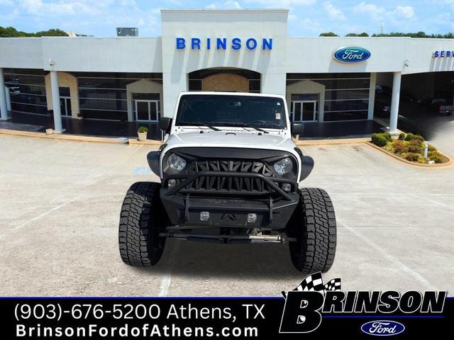 Photo of 2017 Bright White Clearcoat Jeep Wrangler Unlimited