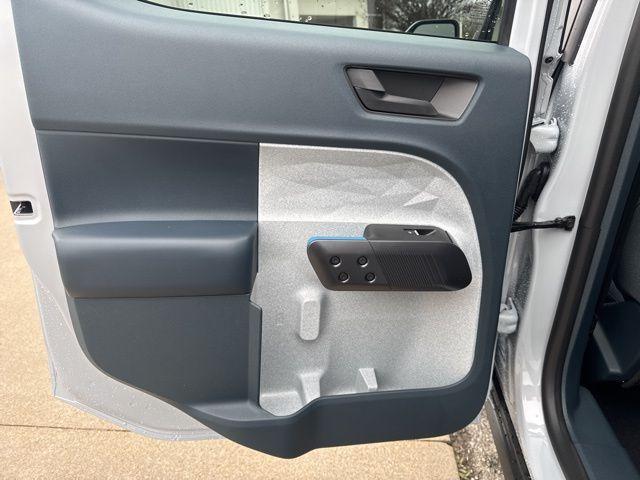 Photo of 2025 Space White Metallic Ford Maverick