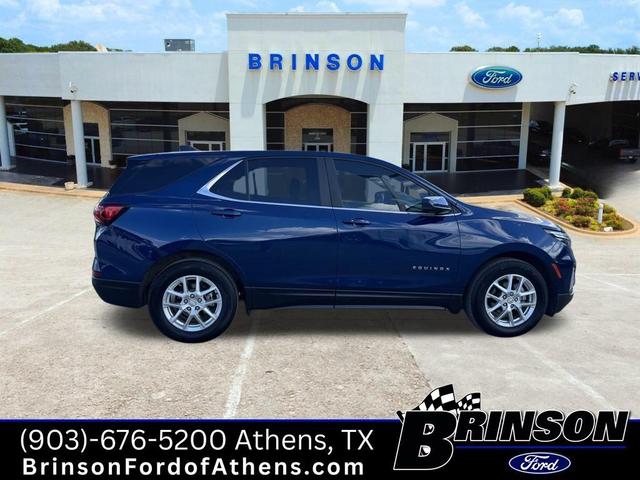 Photo of 2022 Blue Glow Metallic Chevrolet Equinox
