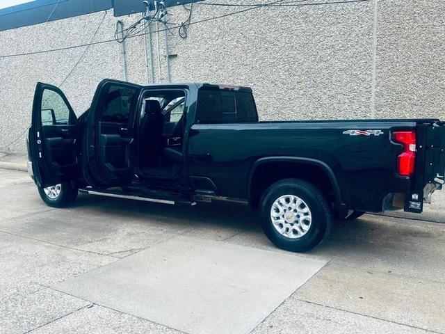 Photo of 2021 Black Chevrolet Silverado 3500