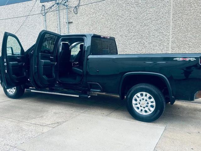 Photo of 2021 Black Chevrolet Silverado 3500