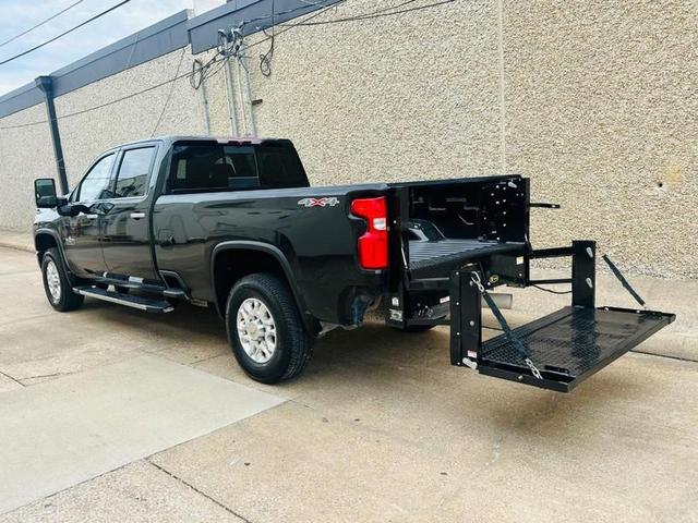 Photo of 2021 Black Chevrolet Silverado 3500