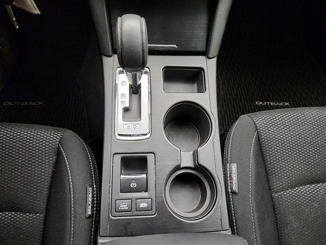 Photo of 2015 Silver Subaru Outback