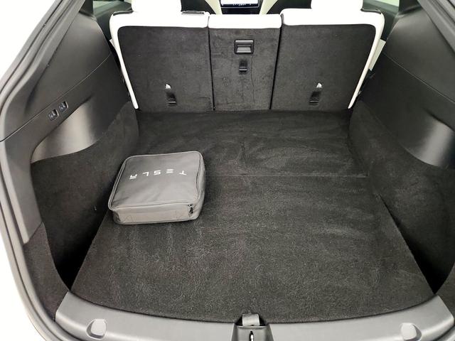 Photo of 2021 White Tesla Model Y
