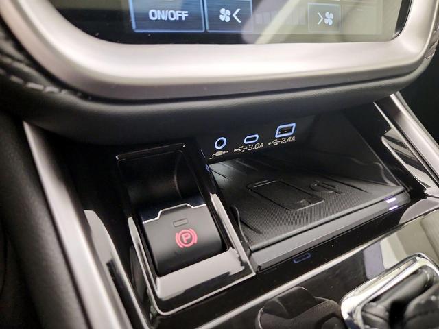 Photo of 2023 Green Subaru Outback