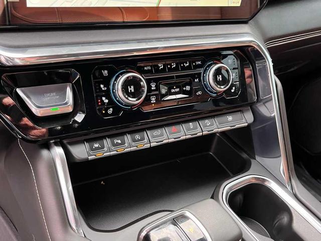 Photo of 2024 Onyx Black GMC Sierra 1500