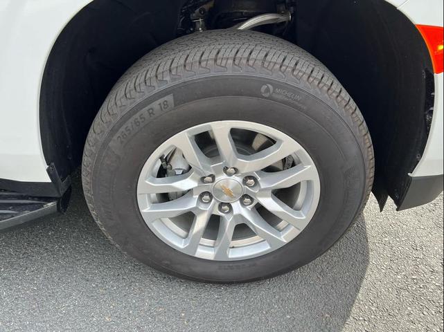Photo of 2024 Summit White Chevrolet Tahoe
