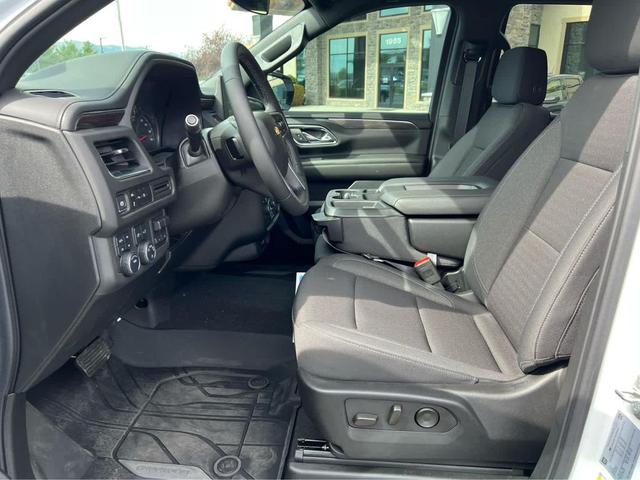 Photo of 2024 Summit White Chevrolet Tahoe