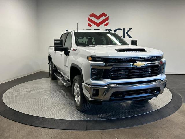 Photo of 2024 Summit White Chevrolet Silverado 2500