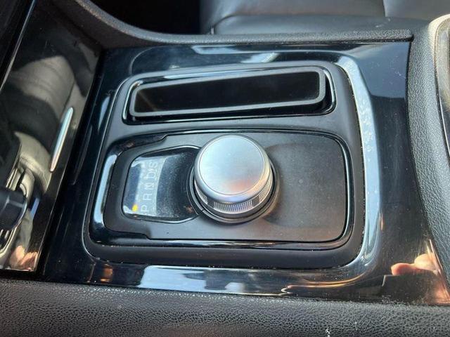 Photo of 2019 Ceramic Grey Clearcoat Chrysler 300