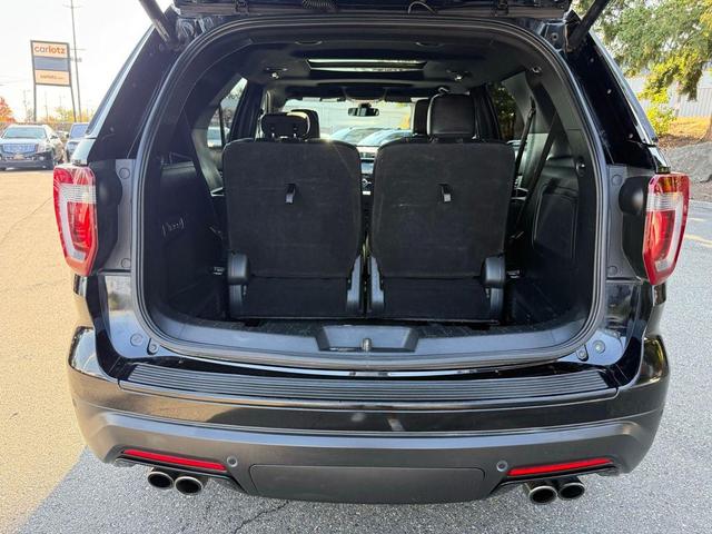 Photo of 2018 Shadow Black Ford Explorer
