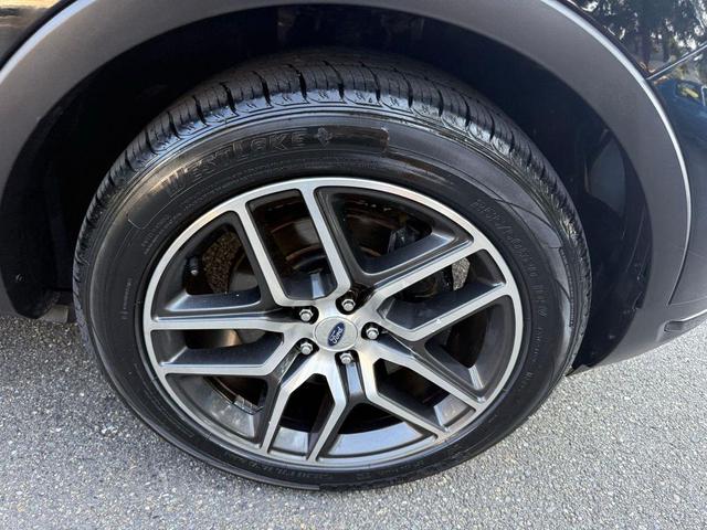 Photo of 2018 Shadow Black Ford Explorer