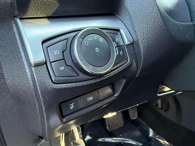 Photo of 2018 Shadow Black Ford Explorer