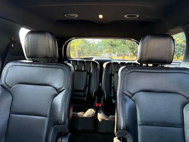 Photo of 2018 Shadow Black Ford Explorer