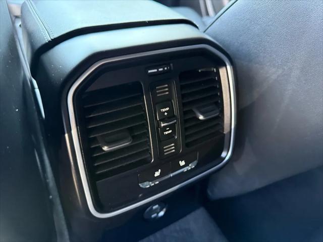 Photo of 2017 Black Porsche Macan