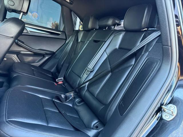 Photo of 2017 Black Porsche Macan