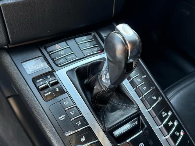 Photo of 2017 Black Porsche Macan