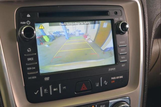 Photo of 2015 White Diamond Tricoat GMC Acadia