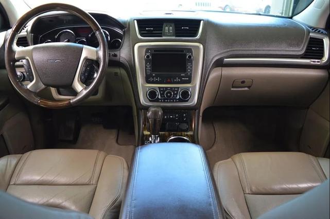 Photo of 2015 White Diamond Tricoat GMC Acadia