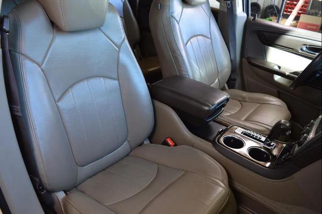 Photo of 2015 White Diamond Tricoat GMC Acadia