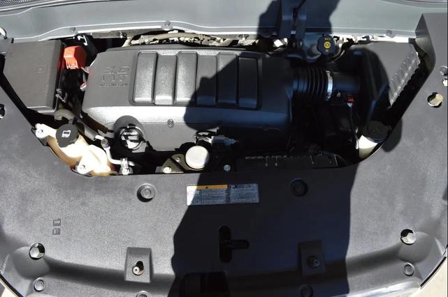 Photo of 2015 White Diamond Tricoat GMC Acadia