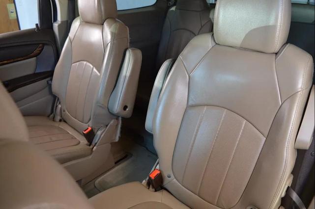 Photo of 2015 White Diamond Tricoat GMC Acadia