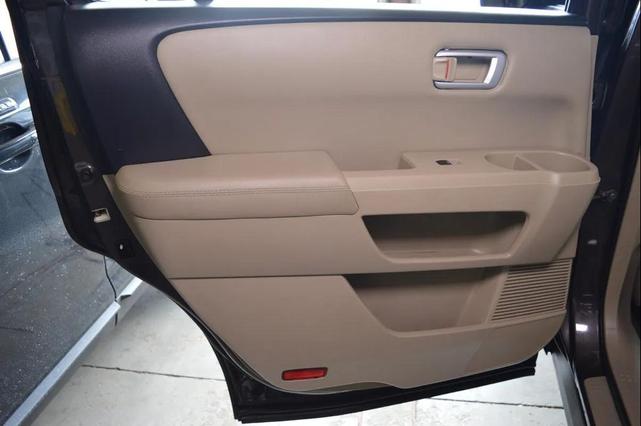 Photo of 2013 Polished Metal Metallic Honda Pilot