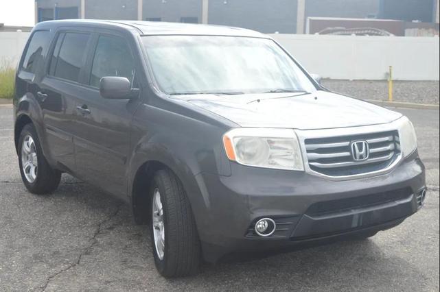 Photo of 2013 Polished Metal Metallic Honda Pilot