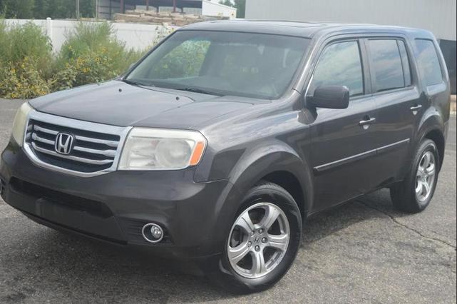 Photo of 2013 Polished Metal Metallic Honda Pilot