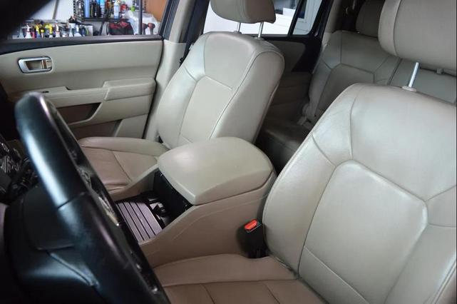 Photo of 2013 Polished Metal Metallic Honda Pilot