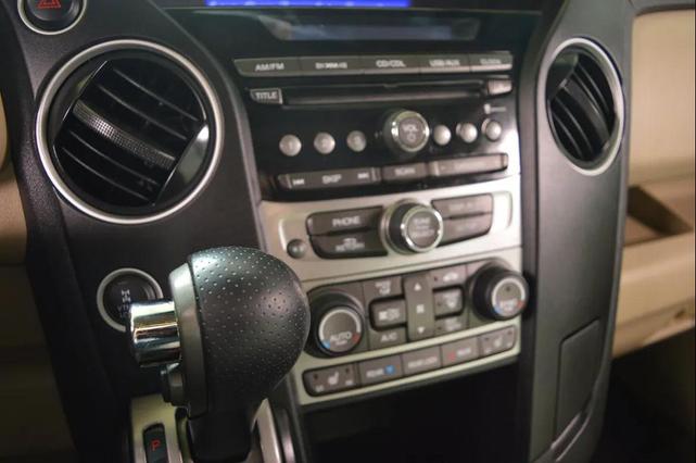 Photo of 2013 Polished Metal Metallic Honda Pilot