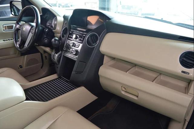 Photo of 2013 Polished Metal Metallic Honda Pilot