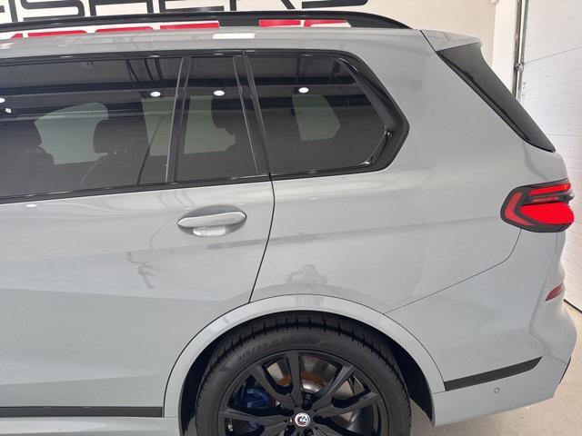 Photo of 2023 Brooklyn Grey Metallic BMW X7