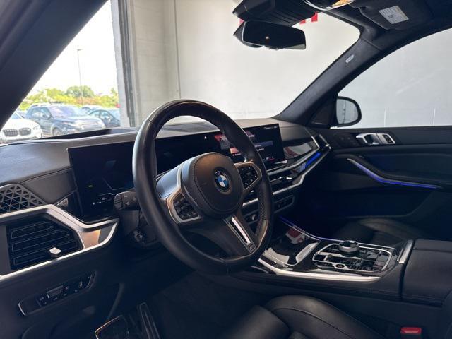 Photo of 2023 Brooklyn Grey Metallic BMW X7