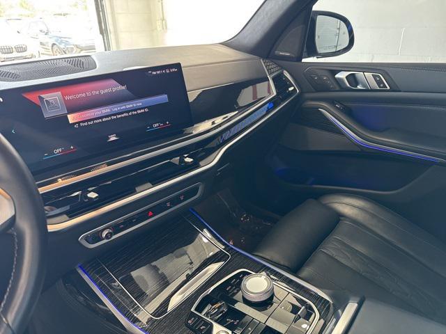Photo of 2023 Brooklyn Grey Metallic BMW X7