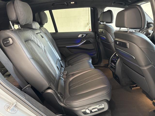 Photo of 2023 Brooklyn Grey Metallic BMW X7