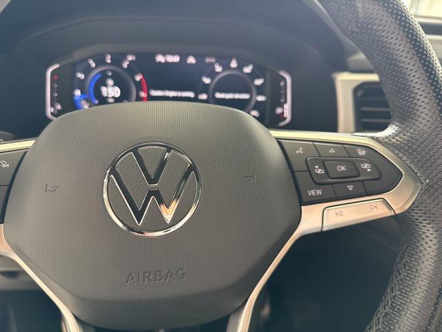 Photo of 2022 White Pearl Volkswagen Atlas Cross Sport
