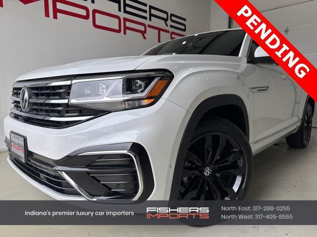 Photo of 2022 White Pearl Volkswagen Atlas Cross Sport
