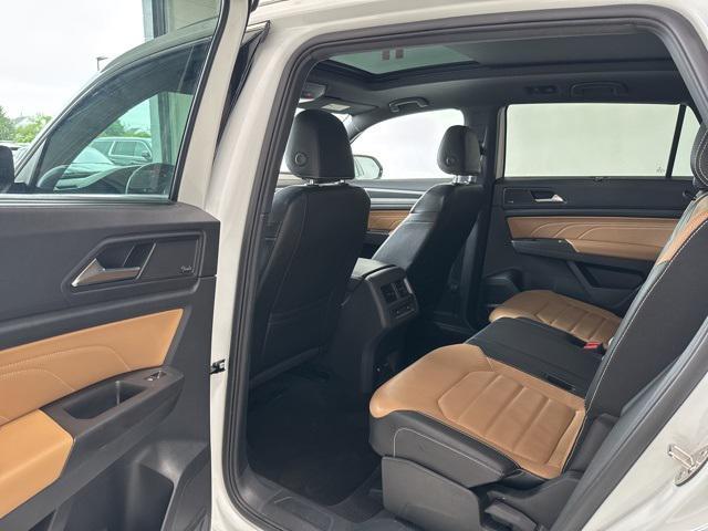Photo of 2022 White Pearl Volkswagen Atlas Cross Sport