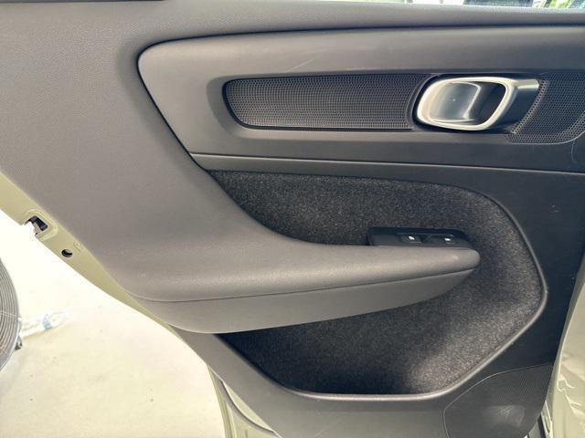Photo of 2024 Sage Green Metallic Volvo XC40